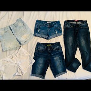 CLOSET CLEAR OUT!
YMI Wanna Betta Butt Jeans (Lot of 5)